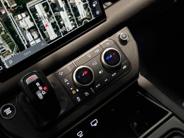 LAND ROVER Defender usata, con Volante in pelle