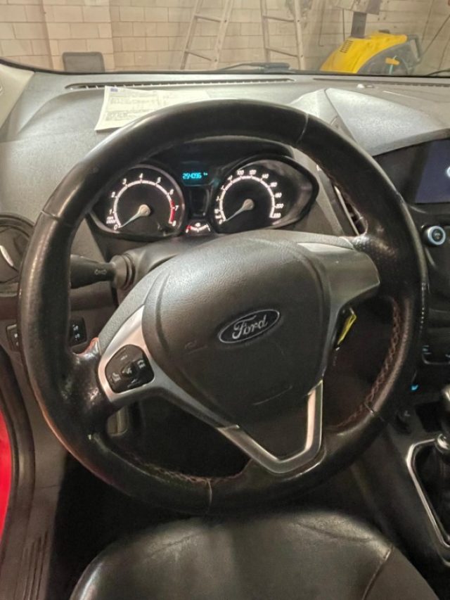FORD Tourneo Courier usata, con USB