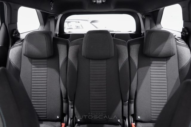 PEUGEOT 5008 usata, con Vivavoce