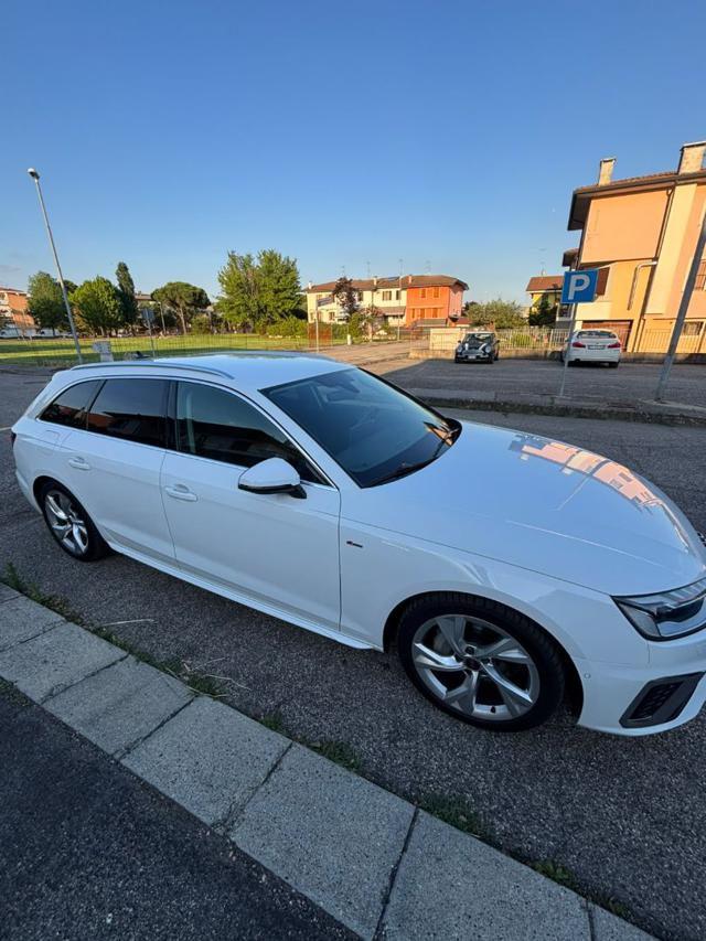 AUDI A4 usata, con Autoradio