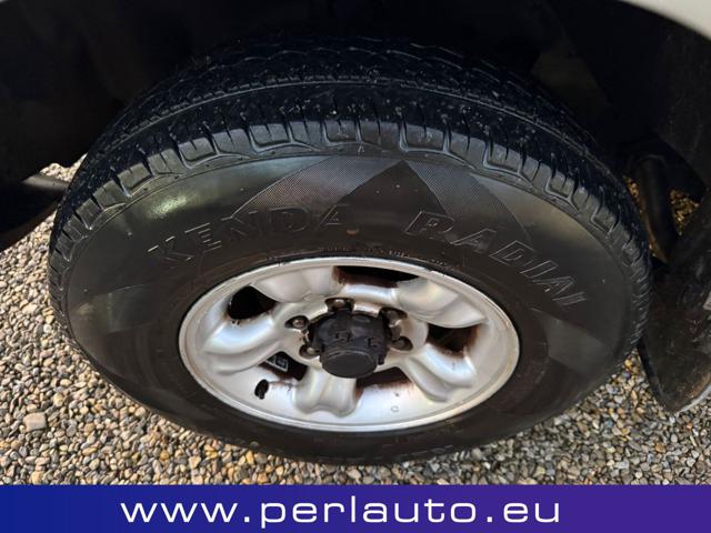 NISSAN Terrano II usata 13