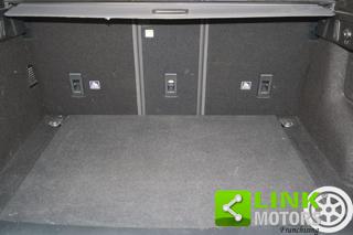 LAND ROVER Range Rover Velar usata, con Autoradio digitale