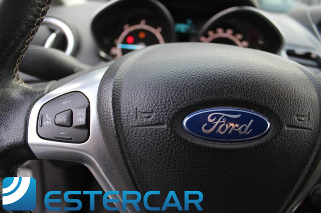 FORD Fiesta usata, con Lettore CD