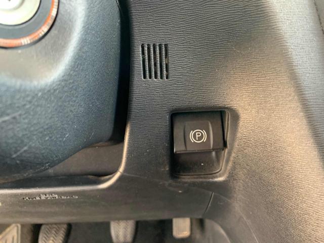 TOYOTA Avensis usata, con Sensore di luce