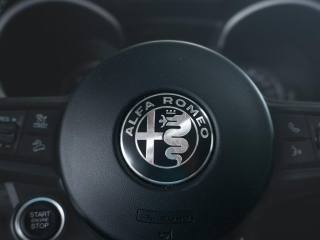 ALFA ROMEO Stelvio usata, con Volante in pelle