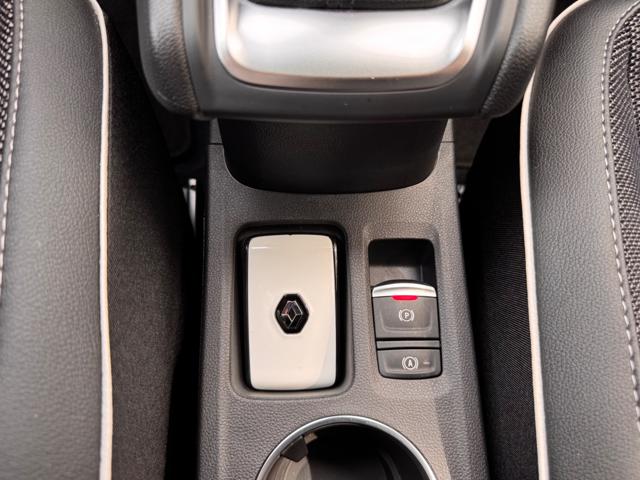 RENAULT Captur usata, con Luci diurne