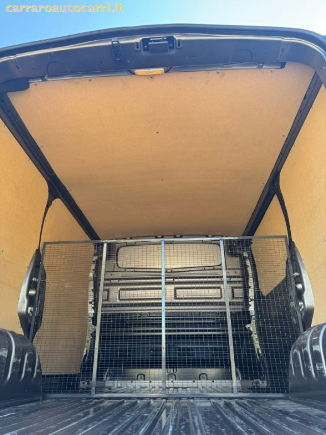 NISSAN NV300 usata 28