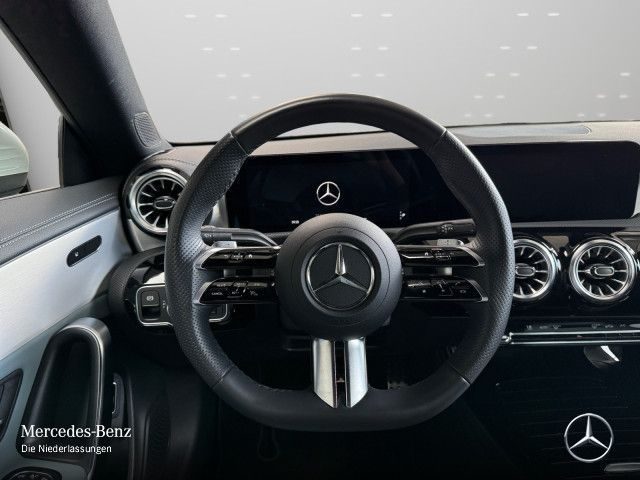 MERCEDES-BENZ CLA 180 usata, con Controllo automatico clima