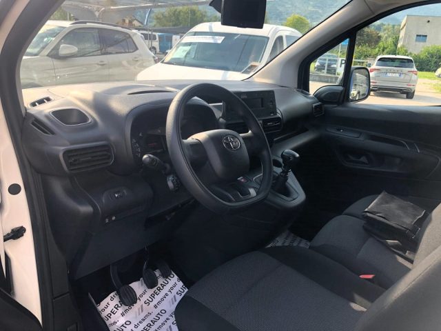 TOYOTA Proace City usata, con Autoradio digitale