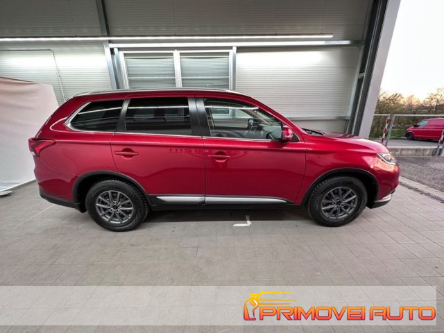 MITSUBISHI Outlander usata, con Autoradio