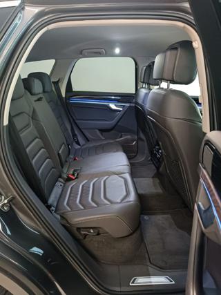 VOLKSWAGEN Touareg usata 39