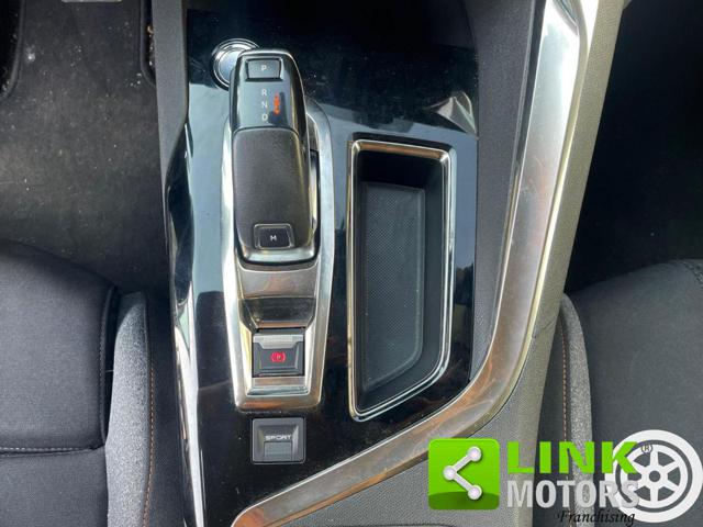PEUGEOT 5008 usata, con Park Distance Control