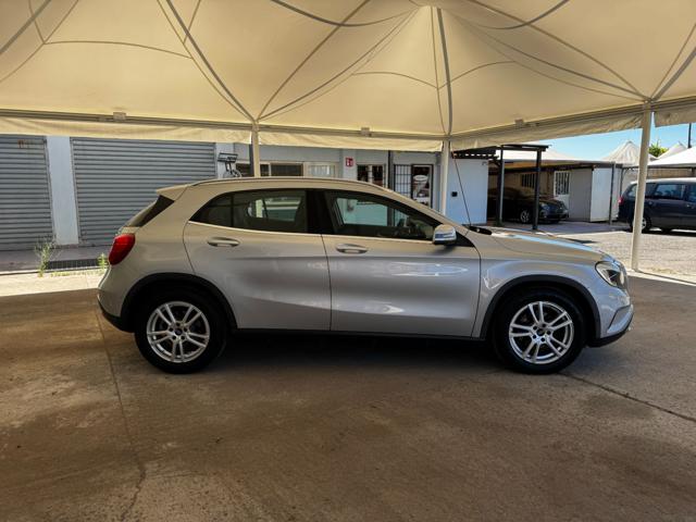 MERCEDES-BENZ GLA 200 usata, con Alzacristalli elettrici