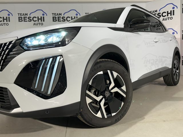 PEUGEOT 2008 usata, con Autoradio