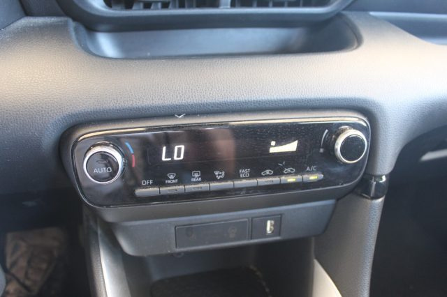 TOYOTA Yaris usata, con Specchietti laterali elettrici