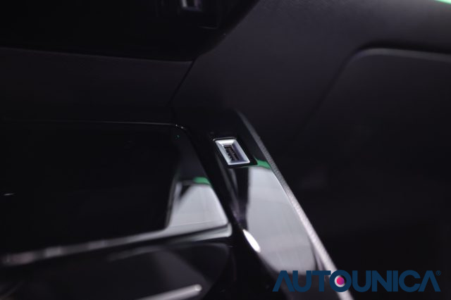 PEUGEOT 208 usata, con Specchietti laterali elettrici