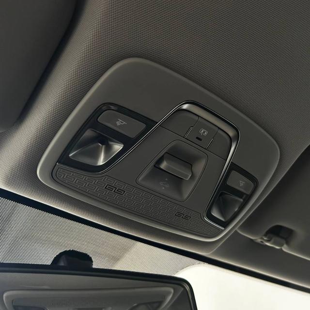 EMC Quattro usata, con Fari LED