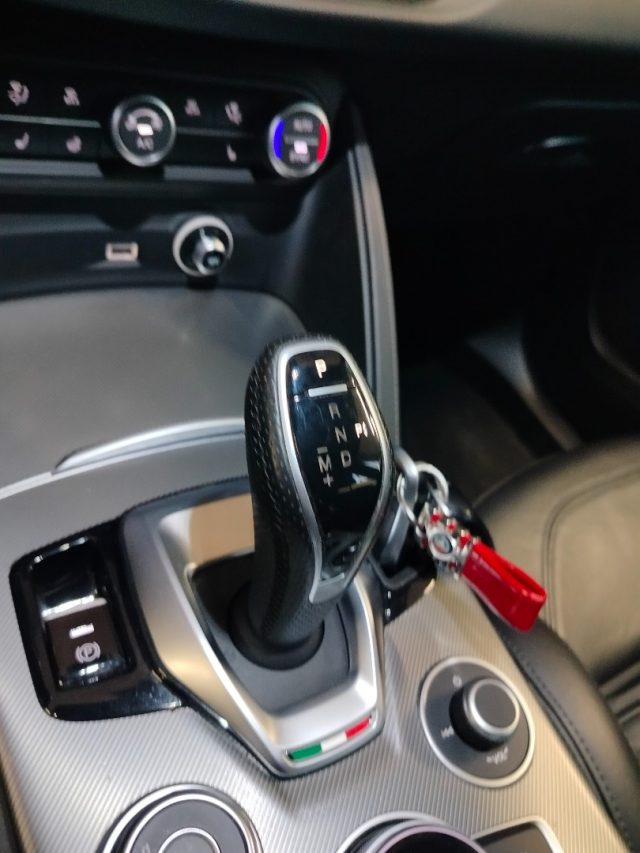 ALFA ROMEO Stelvio usata, con Autoradio digitale