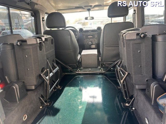 LAND ROVER Defender usata 6