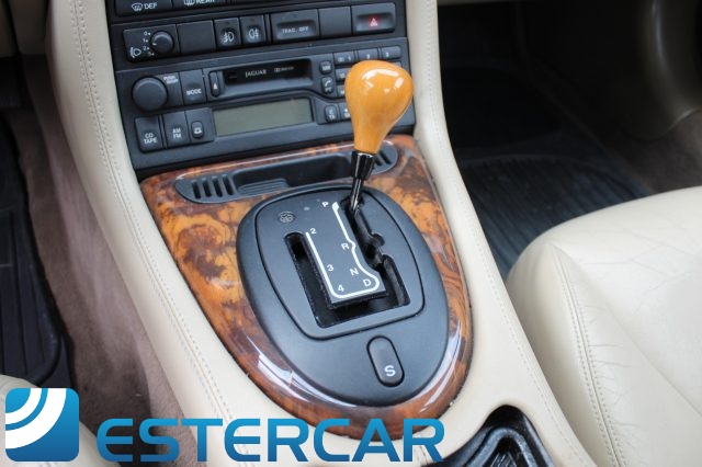 JAGUAR XK8 usata, con Volante in pelle