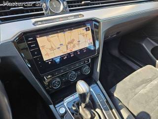 VOLKSWAGEN Passat usata, con Sistema di navigazione