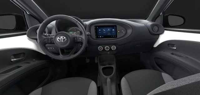 TOYOTA Aygo X usata, con Chiusura centralizzata