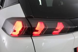 PEUGEOT 2008 usata 9