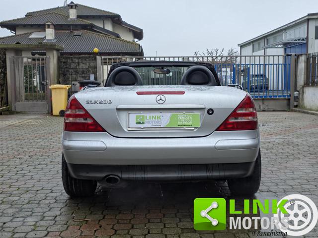 MERCEDES-BENZ SLK 200 usata, con Specchietti laterali elettrici