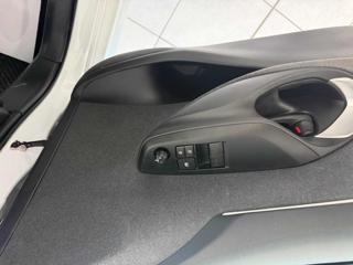 TOYOTA Yaris usata 21