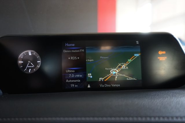 LEXUS UX 250h usata, con Cerchi in lega