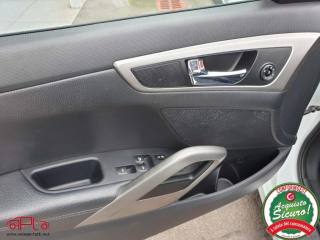 HYUNDAI Veloster usata, con Autoradio
