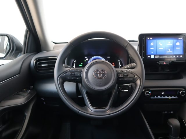 TOYOTA Yaris usata, con USB