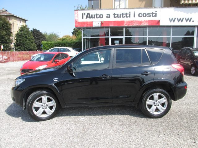 TOYOTA RAV 4 usata, con Airbag