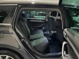 VOLKSWAGEN Passat Variant usata, con Park Distance Control