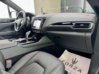 MASERATI Levante usata, con Tettuccio apribile