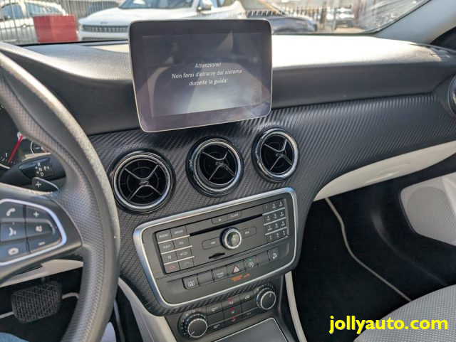 MERCEDES-BENZ GLA 220 usata 27