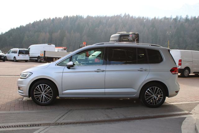 VOLKSWAGEN Touran usata, con Autoradio