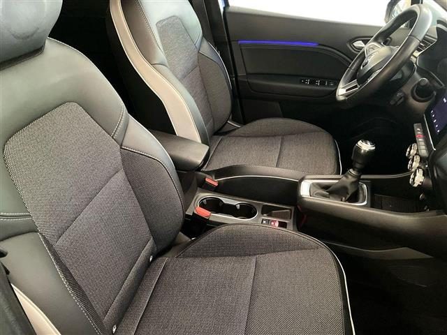 RENAULT Captur usata, con Sistema di navigazione