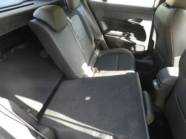 JEEP Avenger usata, con USB