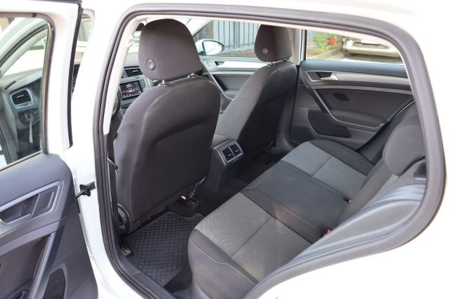 VOLKSWAGEN Golf usata, con Kit fumatori