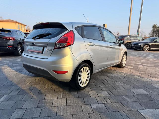 FORD Fiesta usata, con Autoradio