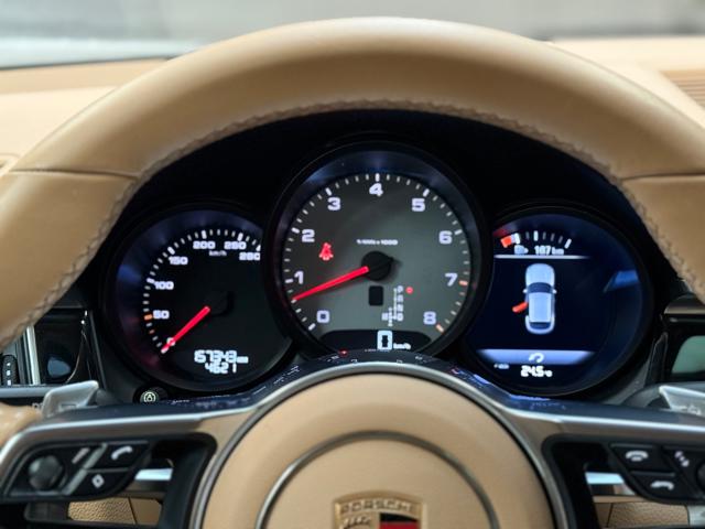 PORSCHE Macan usata, con USB