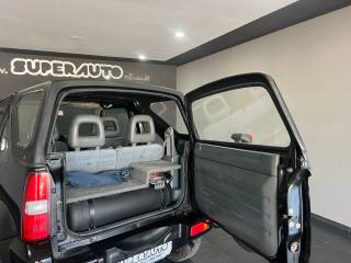 SUZUKI Jimny usata, con USB