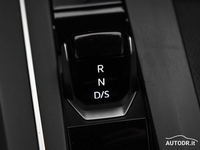 VOLKSWAGEN Golf Variant usata, con Autoradio digitale