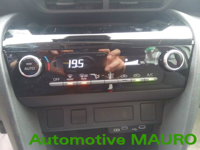 TOYOTA Yaris Cross usata, con Touch screen