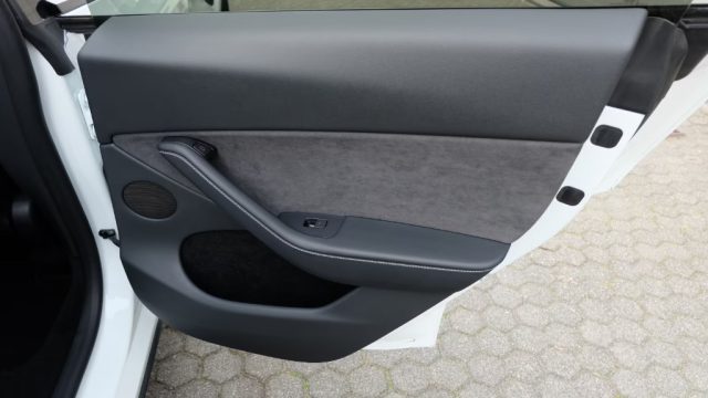 TESLA Model Y usata, con Vetri oscurati