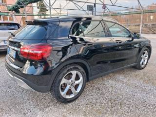 MERCEDES-BENZ GLA 180 usata, con Alzacristalli elettrici