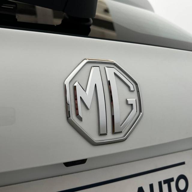 MG MG3 usata, con Luci diurne