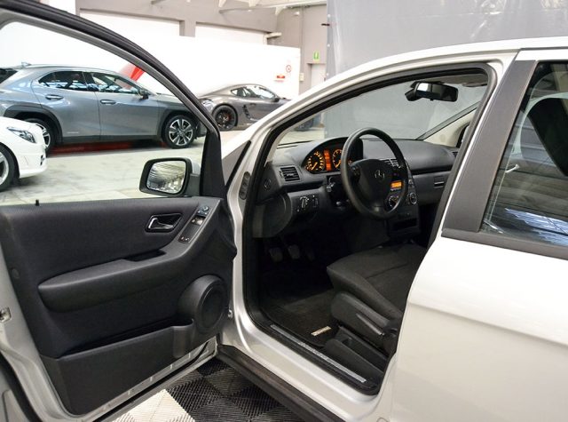 MERCEDES-BENZ A 160 usata, con Airbag
