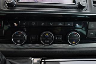 VOLKSWAGEN Caravelle usata, con Interni in pelle